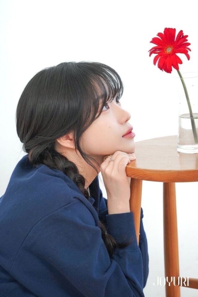 가수 조유리/웨이크원