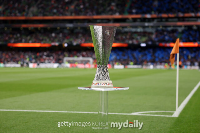 UEFA 유로파리그 우승 트로피. /게티이미지코리아