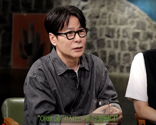 가수 윤상이 '짠한형'에 출연해 큰아들 라이즈 앤톤과의 일화를 전했다. /유튜브 '짠한형' 캡처