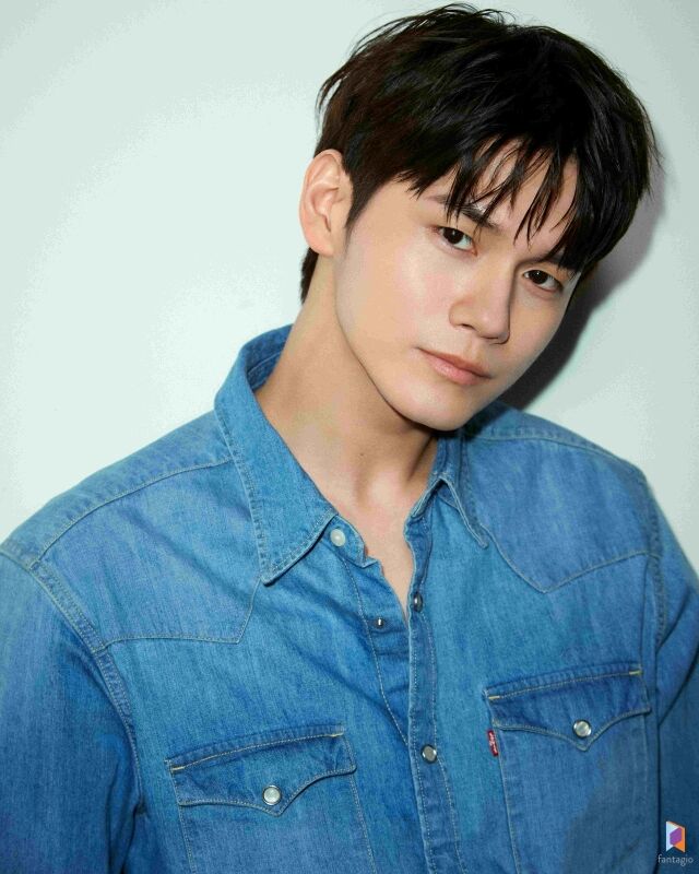 옹성우 / 판타지오