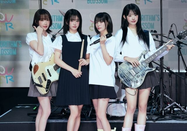 밴드 QWER 단체 / 타마고 프로덕션