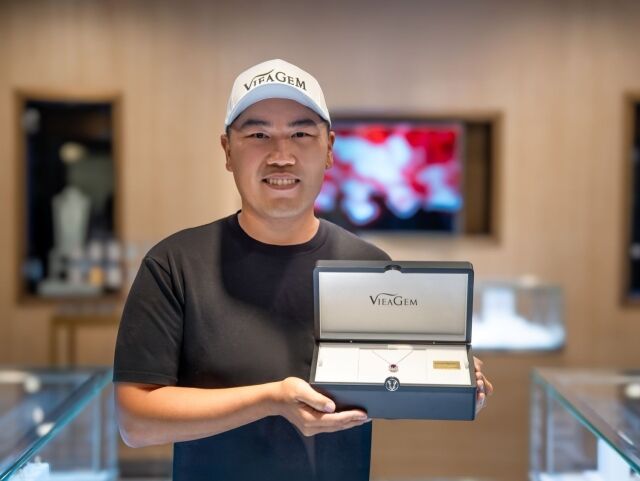 이대한 프로와 아내 권세인의 생체원소가 담긴 생체보석 비아젬 /보람그룹