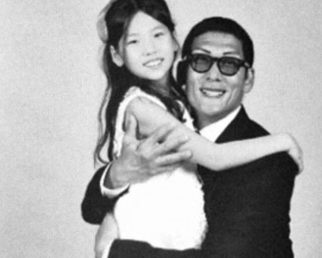 박준형이 딸의 생일을 기념해 사진을 찍었다. / 박준형 소셜미디어 캡처