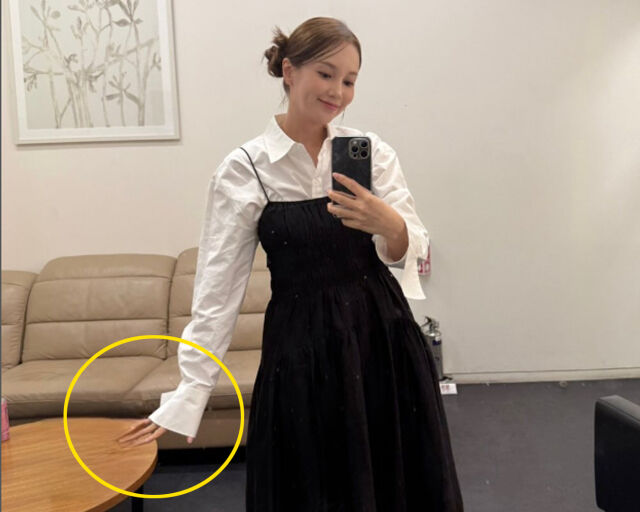 아유미의 요청에 남편이 포토샵을 하던 중 오류가 나 웃음을 자아냈다. / 아유미 소셜미디어 캡처