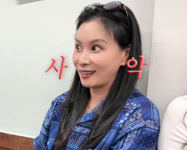 고소영이 고깃집 갈 땐 남편 장동건 옷을 입는다고 밝혔다. / 유튜브 '바로 그 고소영' 캡처
