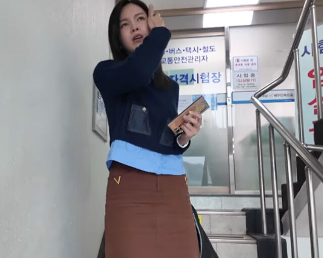 정가은이 택시 자격시험을 치르고 나와 난감한 표정을 지었다. / 유튜브 '원더가은 정가은' 캡처
