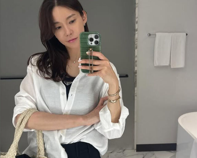 차예련이 시크한 패션을 선보여 눈길을 끌고 있다. / 차예련 소셜미디어 캡처 