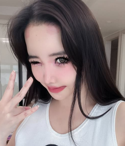 박봄 소셜미디어