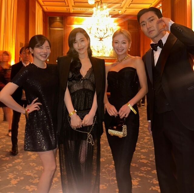 소녀시대 써니(왼쪽부터), 티파니, 효연, 슈퍼주니어 최시원. / 효연 인스타그램 캡처