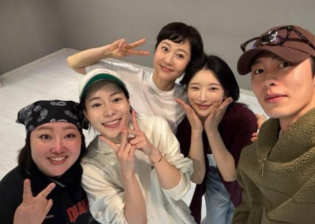 왼쪽부터 박준면-임지연-염정아-정민희-이재욱 / 정민희 소셜미디어