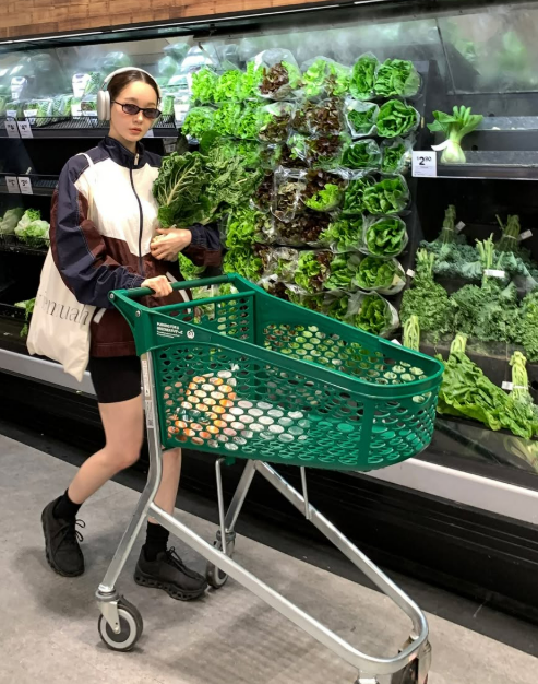 강민경 소셜미디어