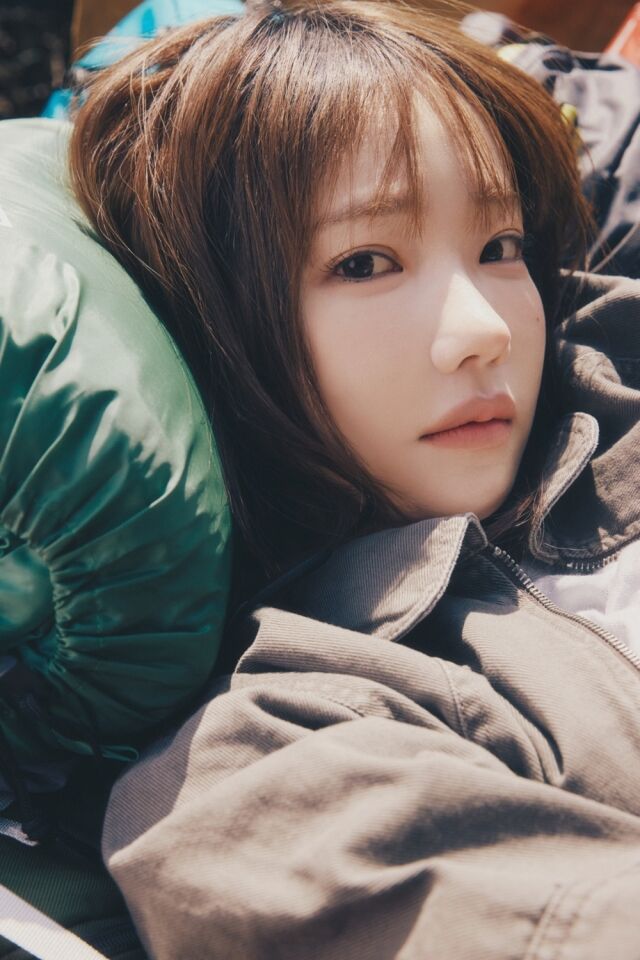 그룹 QWER 멤버 마젠타 미니 3집 콘셉트 포토 / 타마고 프로덕션