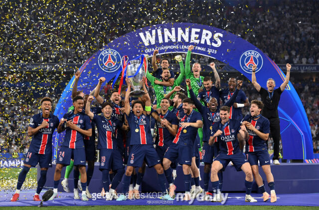 우승 세리머니를 펼치는 PSG 선수들. /게티이미지코리아