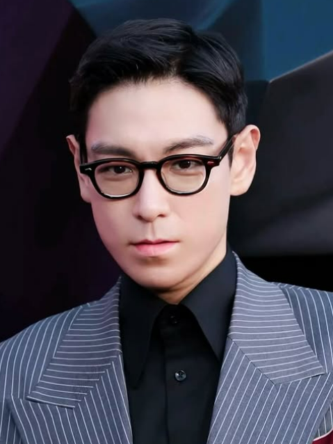 탑 SNS