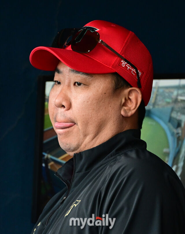 2025년 6월 4일 오후 서울 잠실구장에서 진행된 '2025 신한 SOL뱅크 KBO 리그' KIA 타이거즈와 두산 베어스의 경기. KIA 이범호 감독./잠실 = 유진형 기자